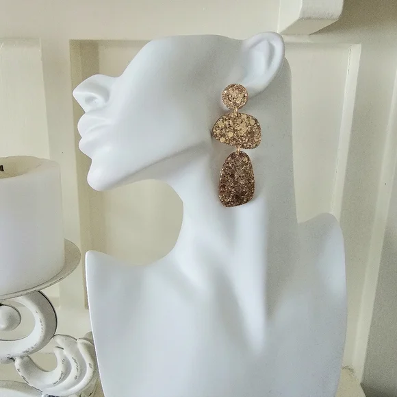 New dangle earrings - Picture 1 of 4